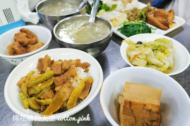台中宵夜推薦|李海魯肉飯這一盤必點～第二市場深夜人氣王！