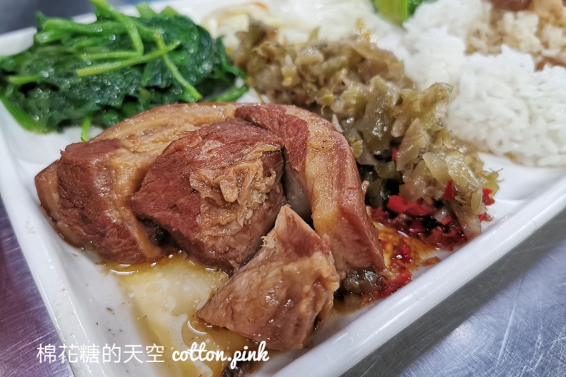 台中宵夜推薦|李海魯肉飯這一盤必點～第二市場深夜人氣王！
