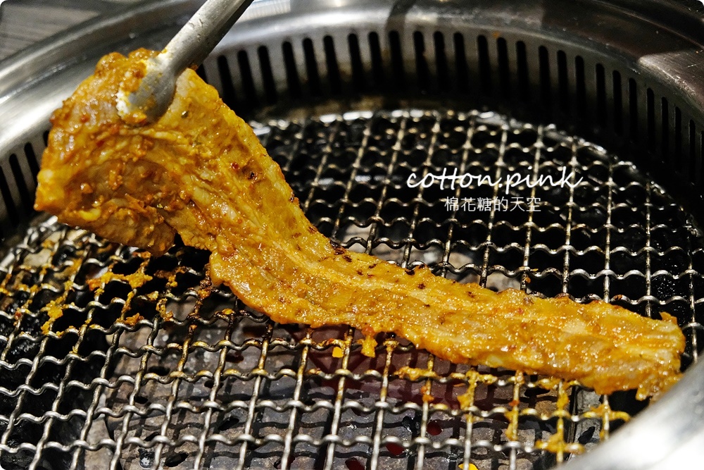 台中燒肉這家外觀低調～想肉燒肉肉片厚度卻很高調，最新韓風套餐吃起來