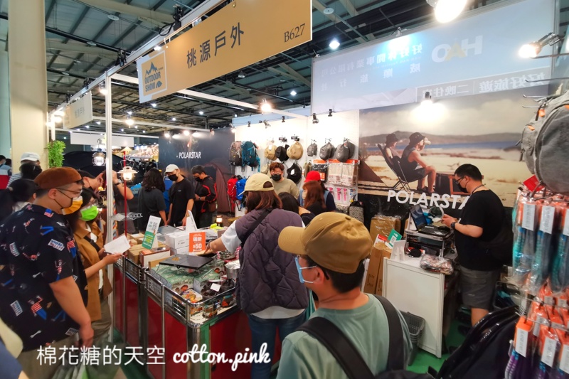 戶外用品展台中場只到週一！露營、車宿用品超搶手～爆人潮啦