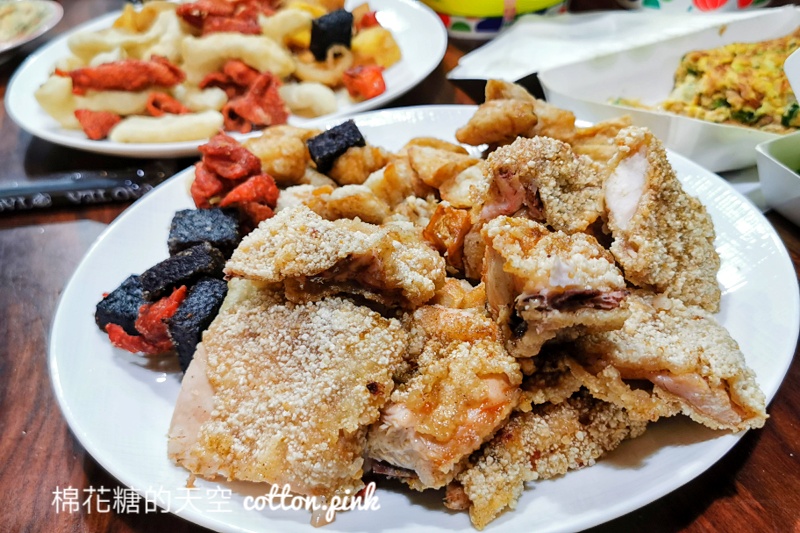 必勝客披薩最新口味開箱-鹹酥雞尬OREO太妙了！加料版更對味