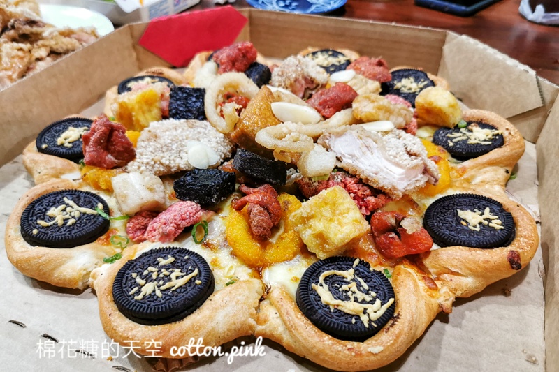 必勝客披薩最新口味開箱-鹹酥雞尬OREO太妙了！加料版更對味