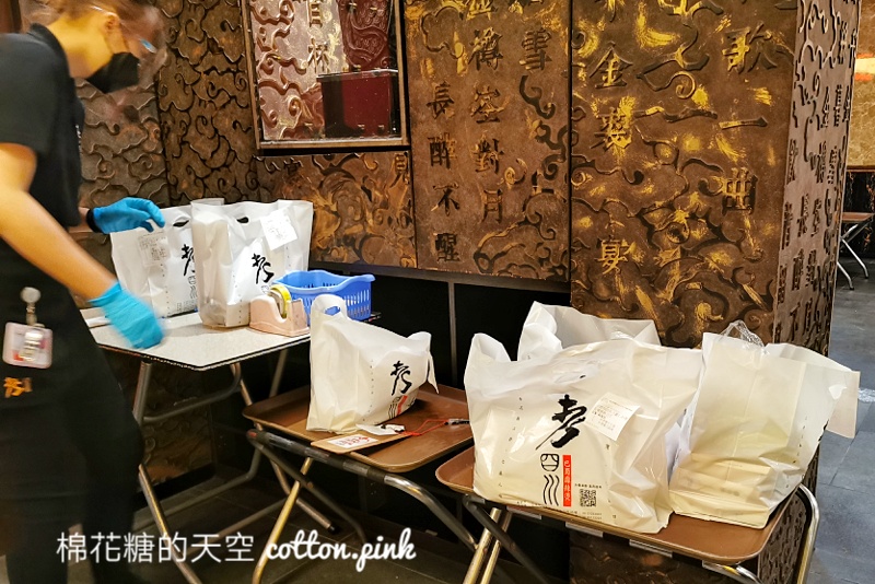 老四川麻辣鍋外帶個人獨享鍋很可以！烏梅汁直接附贈很有誠意阿～