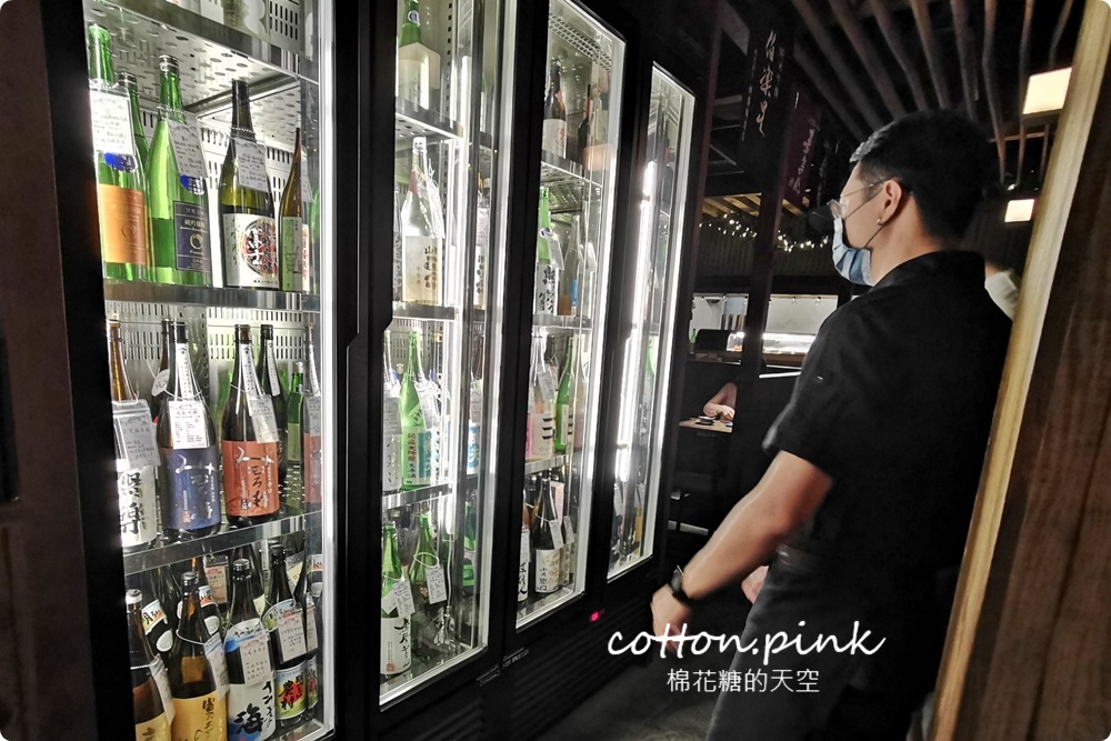 台中日式串燒宵夜推薦|將軍府勤美店超吸睛，大到靠北生蠔必點！