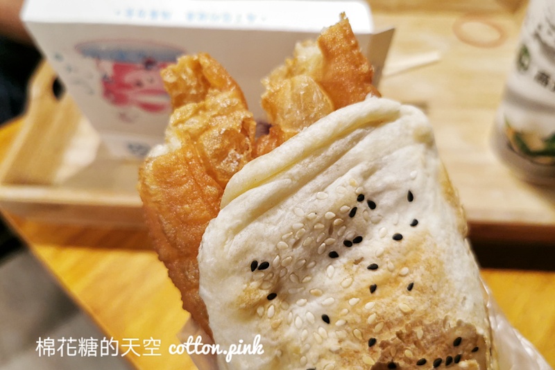 豐原宵夜場！老油條燒餅豆漿～超大鍋貼出來用搶的！網路推薦炒涼麵