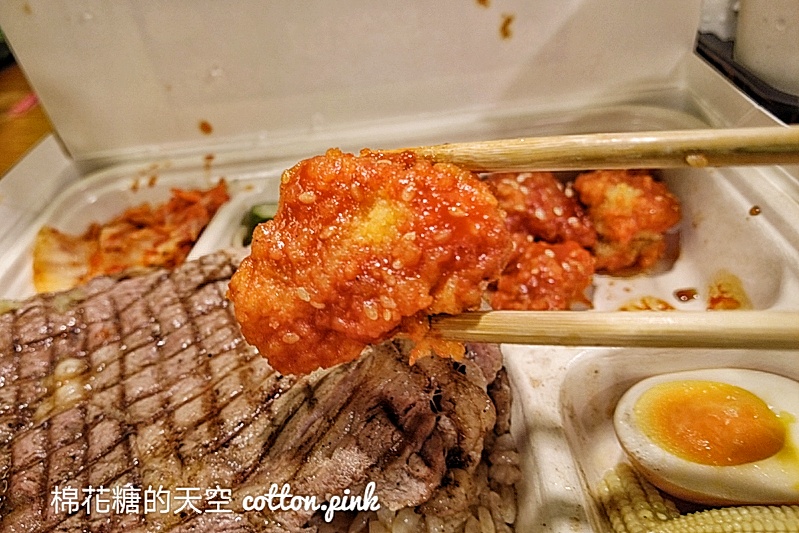 肉次方燒肉吃到飽也有外帶便當，整片肋眼牛排打開很驚艷