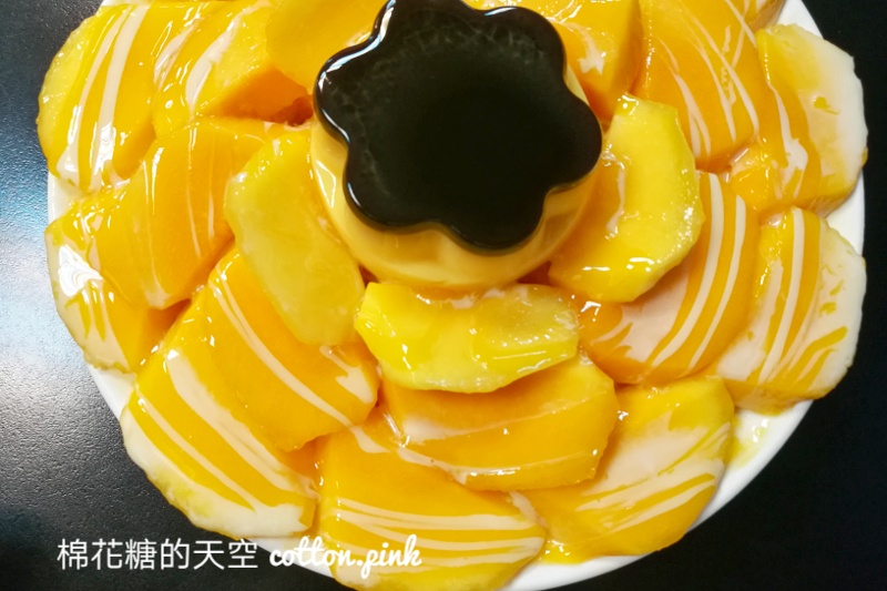 台中芒果冰這家必吃！東海何媽媽冰店超大碗～芒果堆成山