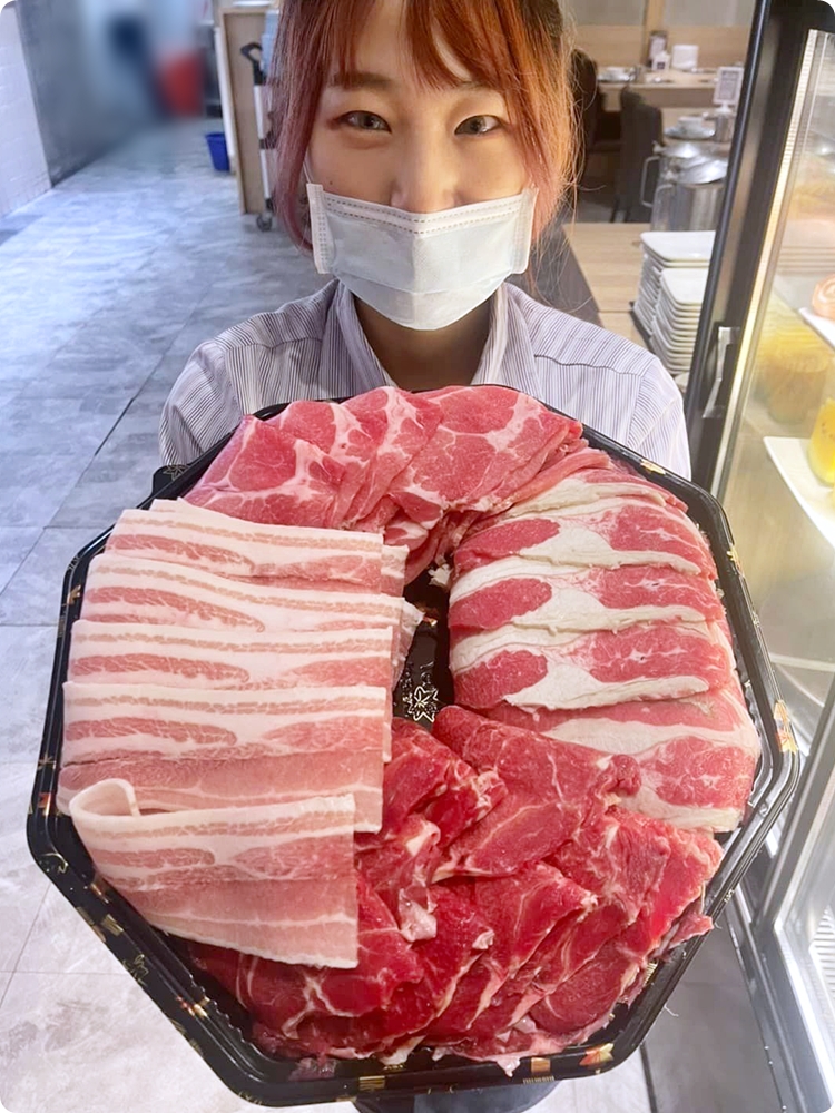 台中火鍋吃到飽推薦|鬥牛士二鍋肉肉吃到飽、青菜任你夾~還有霜淇淋和剉冰！