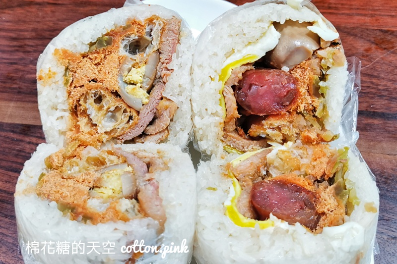 台中早餐飯糰這家超大顆！霸王燒肉飯糰綜合口味雙主菜耶～