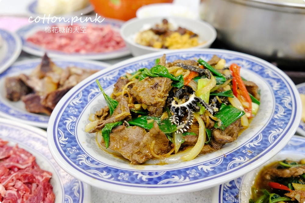 台中溫體牛火鍋老店!牛董牛肉爐現切台灣牛吃過都說讚～牛筋貢丸必點