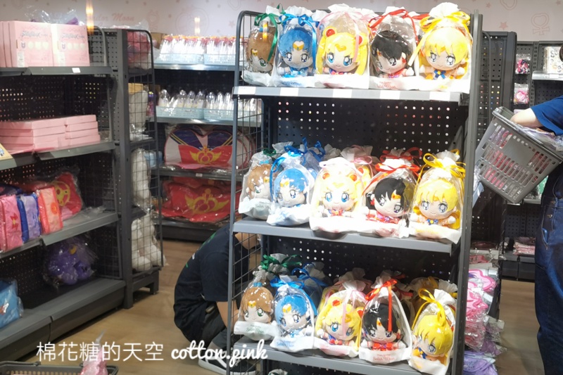美少女戰士台中快閃店又來懲罰你的錢包啦……XD，台中場開跑啦！