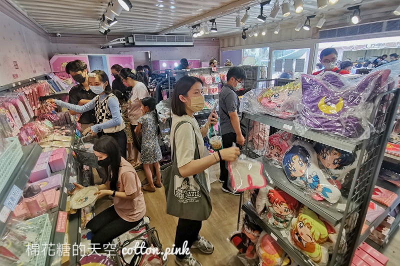美少女戰士台中快閃店又來懲罰你的錢包啦……XD，台中場開跑啦！