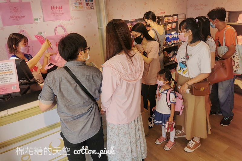 美少女戰士台中快閃店又來懲罰你的錢包啦……XD，台中場開跑啦！