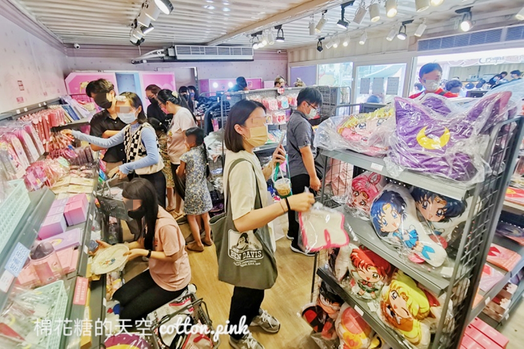美少女戰士台中快閃店又來懲罰你的錢包啦……XD，台中場開跑啦！