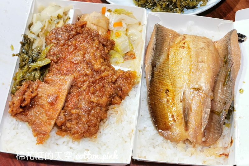 台中夜間部爌肉飯也可以包便當！打開魯排骨大小有嚇到我～