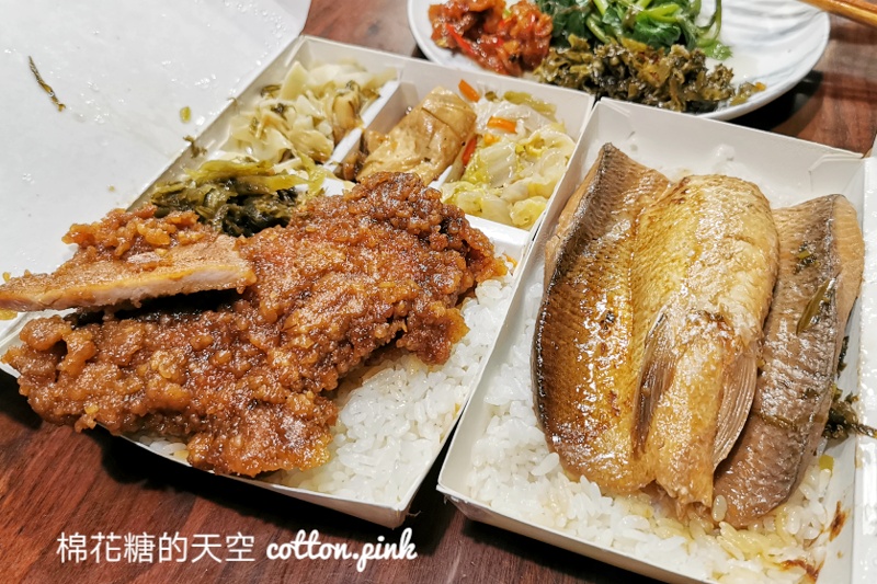 台中夜間部爌肉飯也可以包便當！打開魯排骨大小有嚇到我～