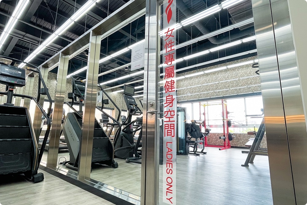 台中最新健身房~優漾健身南屯店特設女性專屬健身空間、空中瑜珈TRX免加價 台中最新健身房~優漾健身南屯店特設女性專屬健身空間、空中瑜珈TRX免加價