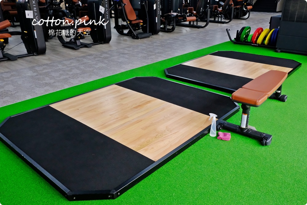 台中最新健身房~優漾健身南屯店特設女性專屬健身空間、空中瑜珈TRX免加價 台中最新健身房~優漾健身南屯店特設女性專屬健身空間、空中瑜珈TRX免加價