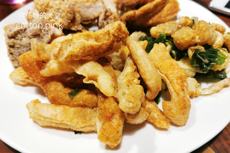 台中鹹酥雞這家好低調-弘敏雞排雞湯翅超厲害！真的有汁