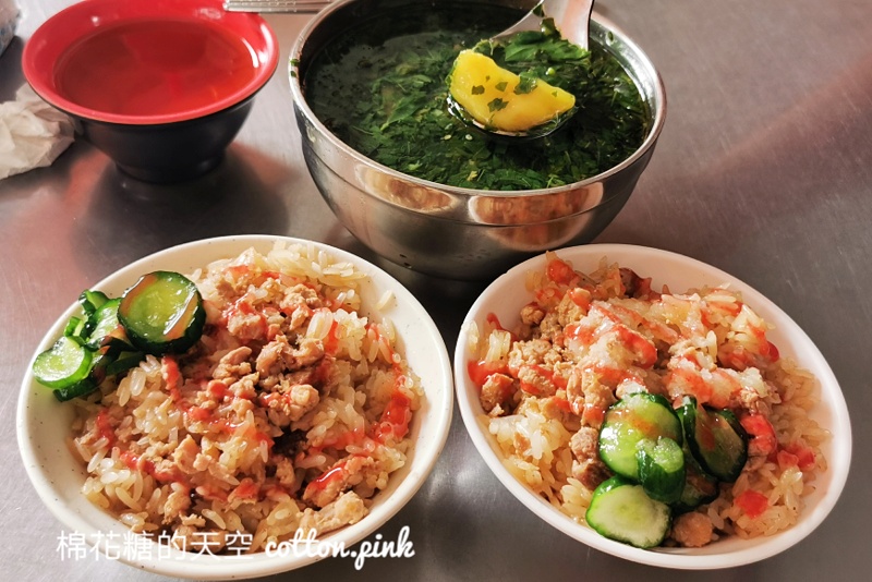 台中第五市場|從小吃到大的狀元米糕~柴魚湯免費喝，現在還有台中才有的麻薏喔！