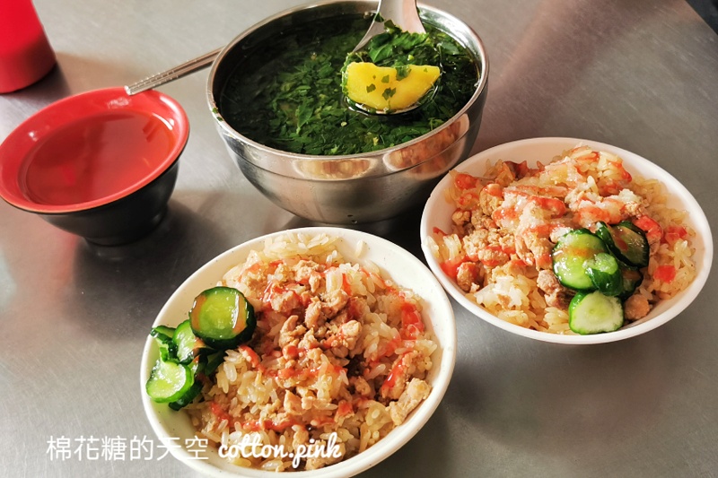 台中第五市場|從小吃到大的狀元米糕~柴魚湯免費喝，現在還有台中才有的麻薏喔！