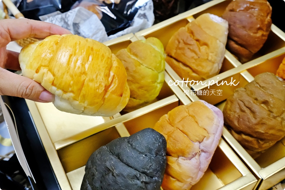 台中伴手禮推薦|爆醬牛頌生乳可頌粉嫩嫩分店新開幕