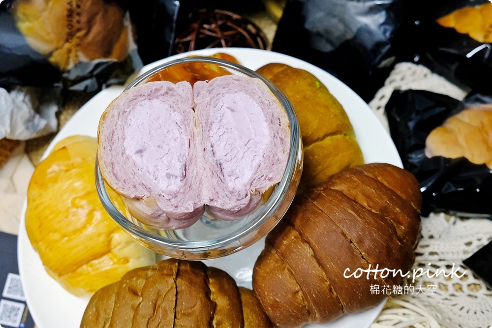 台中伴手禮推薦|爆醬牛頌生乳可頌粉嫩嫩分店新開幕