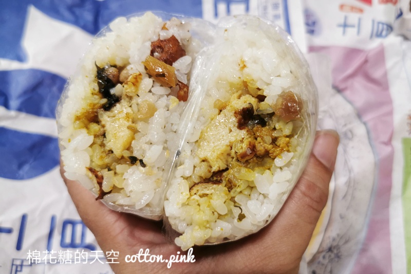 台中飯糰這家不一樣-青海路日式飯糰吐司整塊卜肉包進飯糰很過癮