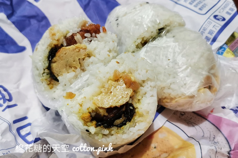 台中飯糰這家不一樣-青海路日式飯糰吐司整塊卜肉包進飯糰很過癮