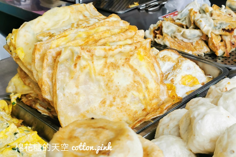 台中水湳人氣早餐攤-大明水煎包超大顆、蛋餅、鍋貼都好吃！