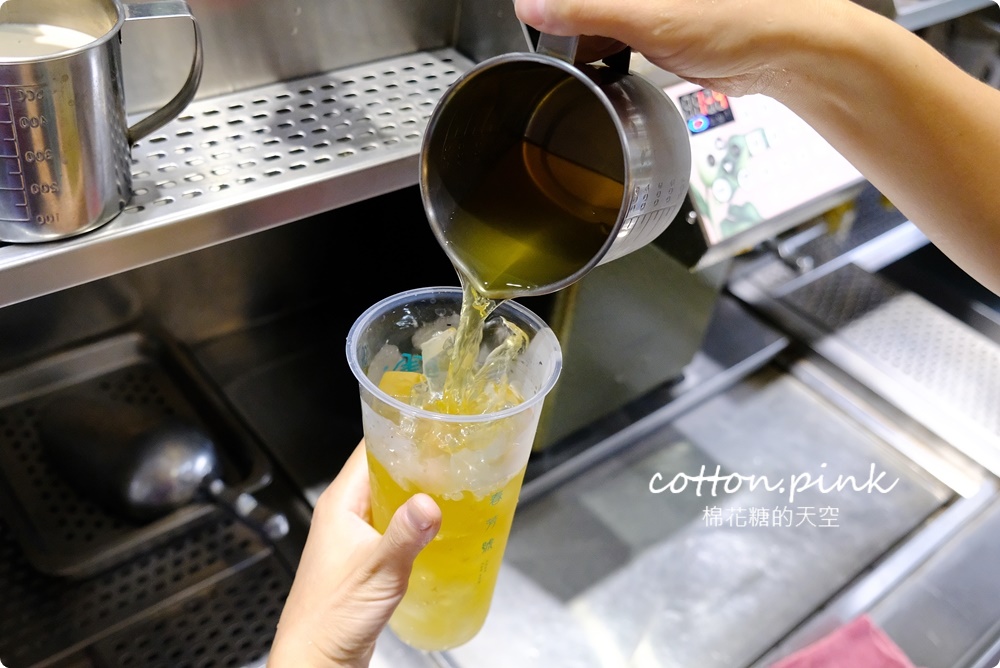 台中飲料推薦|春芳號必喝這一杯～最新海洋杯童話風超療癒
