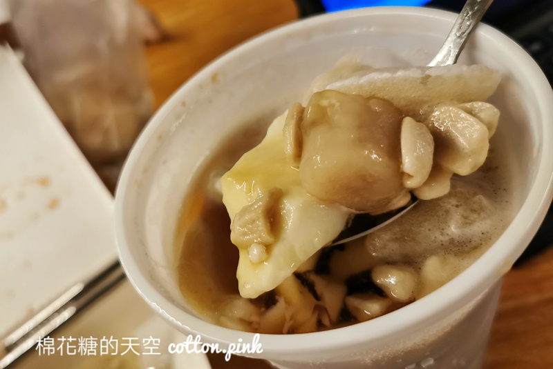 廟東夜市宵夜場！黑糖冰沙豆花排超長～細細冰沙超好吃