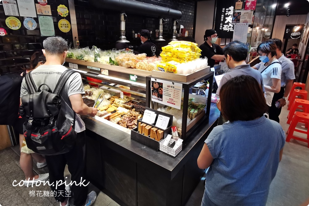 滷味、炸物、麻辣鴨血通通有！滿大碗黎明店加碼滿額送青菜、王子麵