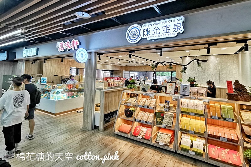 台中車站美食街-鐵鹿大街超多好料，牛排、套餐、下午茶通通有~