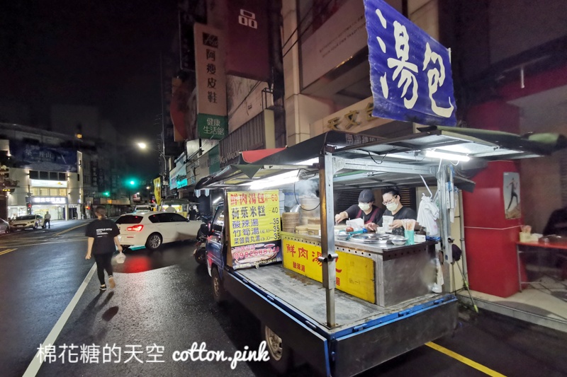 廟東夜市宵夜場！黑糖冰沙豆花排超長～細細冰沙超好吃