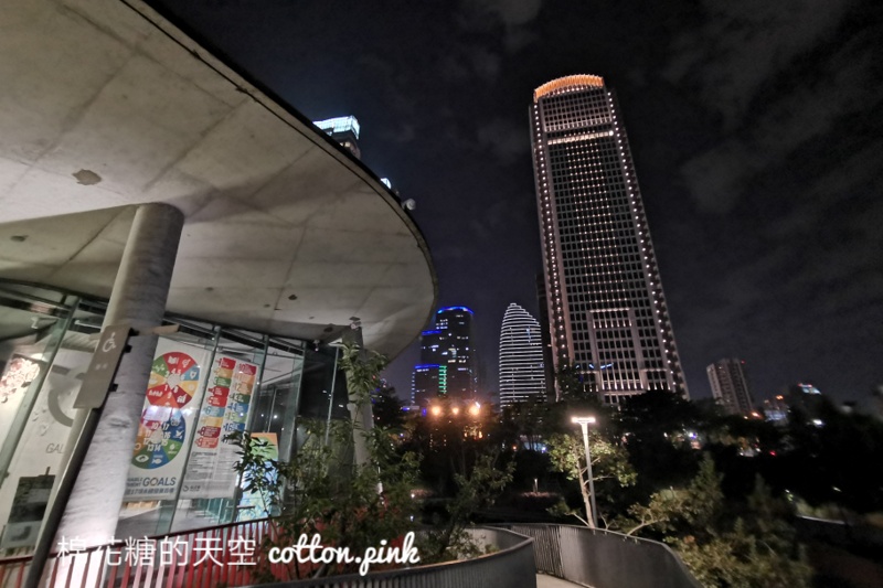 台中夜景市區也可以看！秋紅谷湖心倒影超美超浪漫