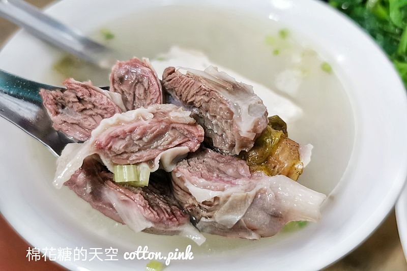 沒有招牌！自治街乾麵堆成小山馬上賣完～文化中心旁早午餐吃一波