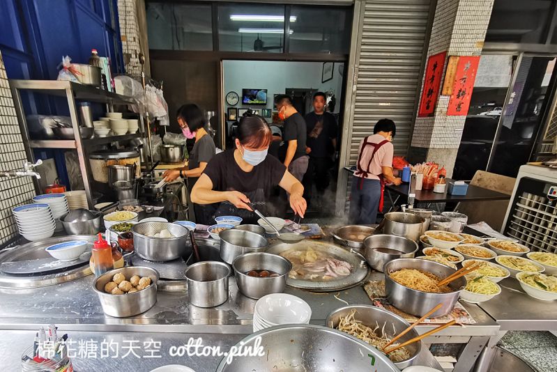 沒有招牌！自治街乾麵堆成小山馬上賣完～文化中心旁早午餐吃一波
