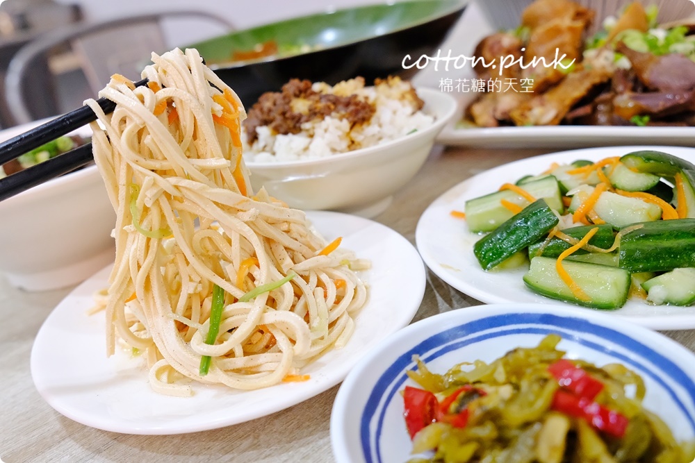 向上市場旁牛谷飲食店牛肉麵專賣～暗藏厲害滷味鴨頭必點