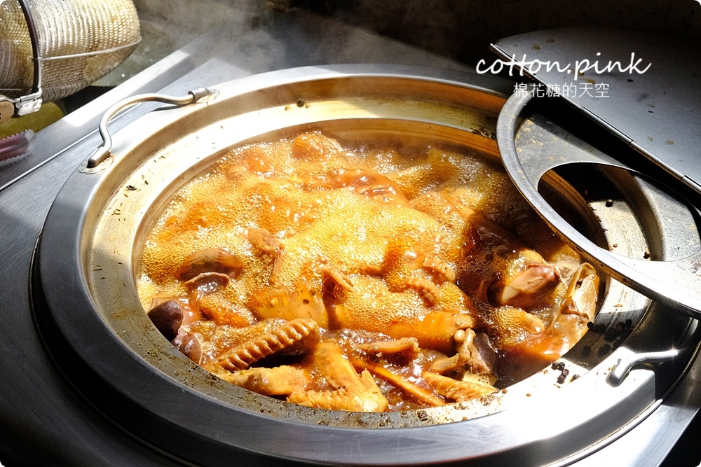 向上市場旁牛谷飲食店牛肉麵專賣～暗藏厲害滷味鴨頭必點