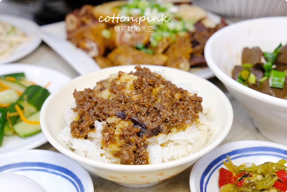向上市場旁牛谷飲食店牛肉麵專賣～暗藏厲害滷味鴨頭必點
