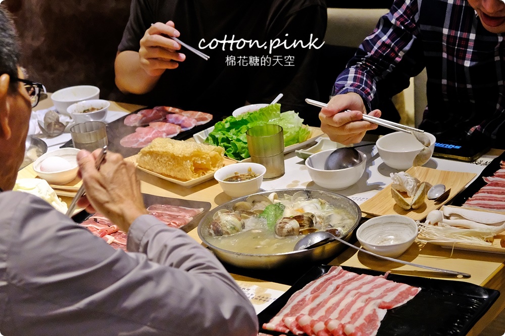 台中海鮮火鍋推薦|菁饌涮涮鍋活龍蝦套餐真正鮮到爆！吃過就回不去了～