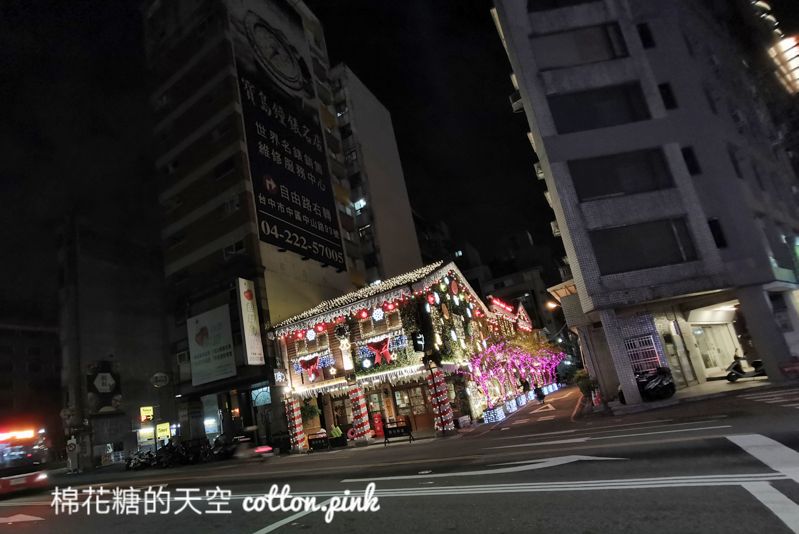 台中市區出現糖果屋！超閃亮聖誕節裝飾就在台中舊城區