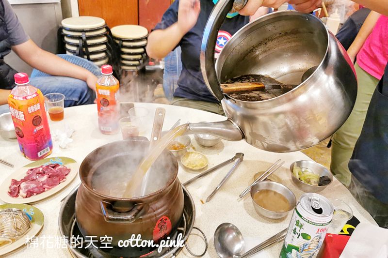 台中薑母鴨這家超人氣，霸味薑母鴨旗艦店越冷越排隊！