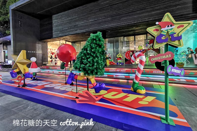 台中聖誕樹這顆超另類~草悟道聖誕村主腳們長腳想烙跑! 台中聖誕樹這顆超另類~草悟道聖誕村主腳們長腳想烙跑!