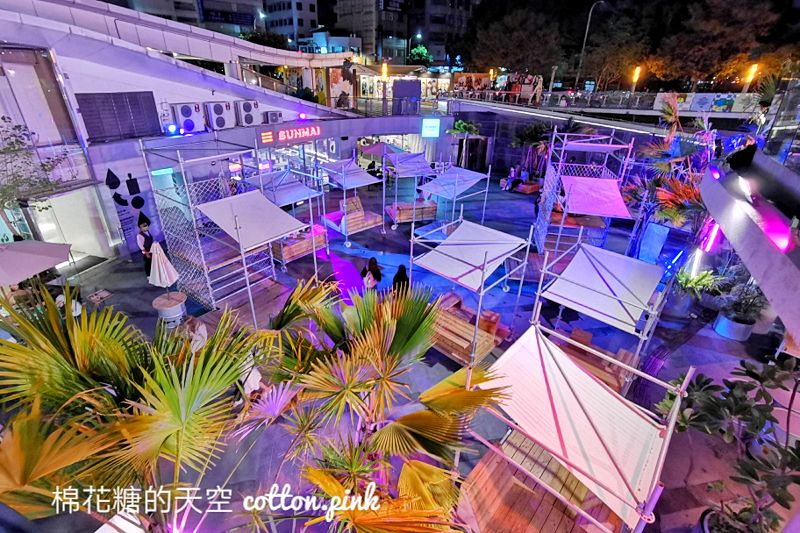 台中聖誕樹這顆超另類~草悟道聖誕村主腳們長腳想烙跑! 台中聖誕樹這顆超另類~草悟道聖誕村主腳們長腳想烙跑!