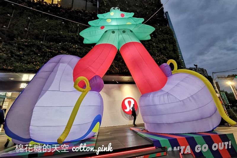 台中聖誕樹這顆超另類~草悟道聖誕村主腳們長腳想烙跑! 台中聖誕樹這顆超另類~草悟道聖誕村主腳們長腳想烙跑!