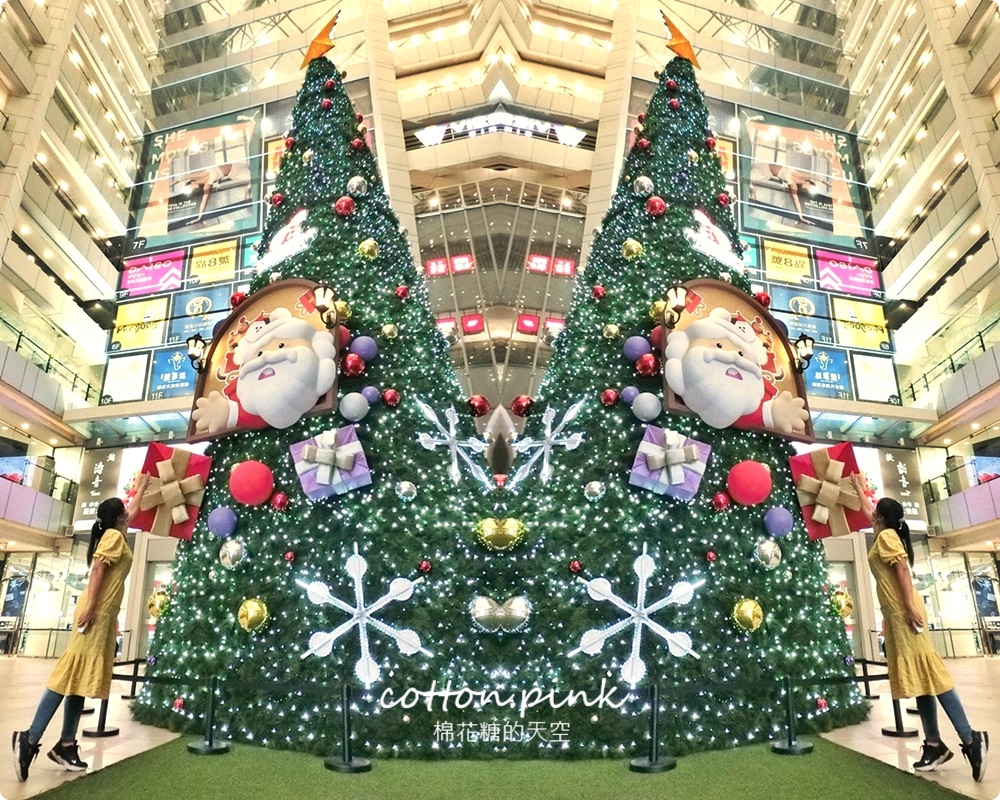 台中室內最高聖誕樹亮燈啦！大魯閣新時代聖誕老公公出任務～整疊電影票帶回家