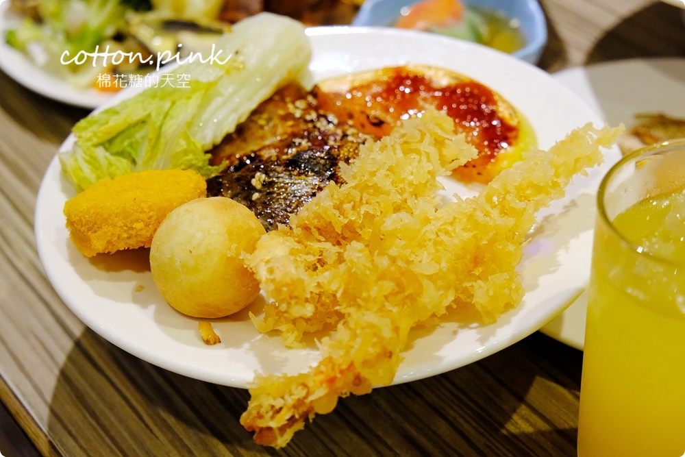 藏在魚市場裡的台中吃到飽!潮港城太陽百匯自助吧選擇超多~海鮮大口吃起來
