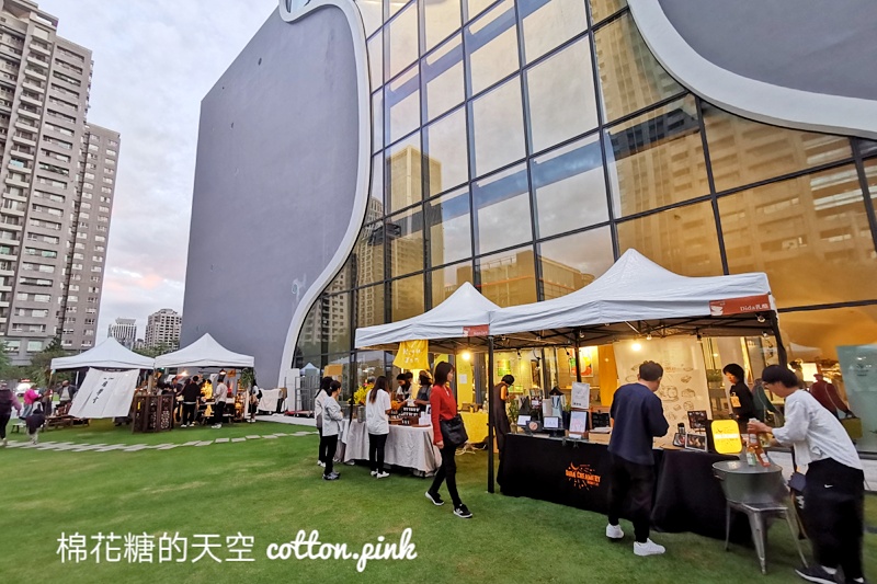 島作市集來到台中歌劇院小水道旁！活動只有三天～挑戰台中最美市集